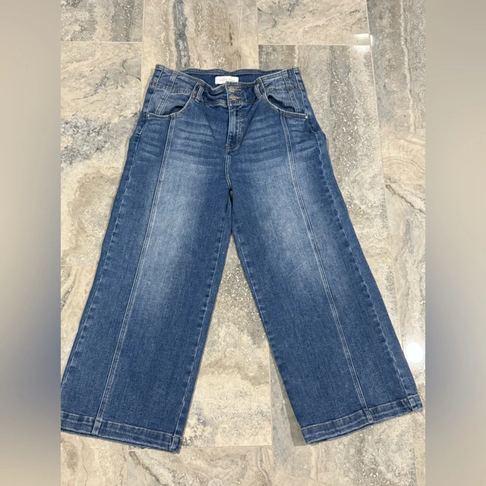 Classic Blue Women's Cropped Jeans
